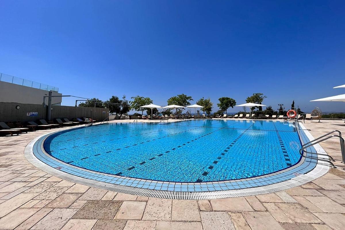 Elma Hotel And Art Complex Zikhron Ya'akov Esterno foto